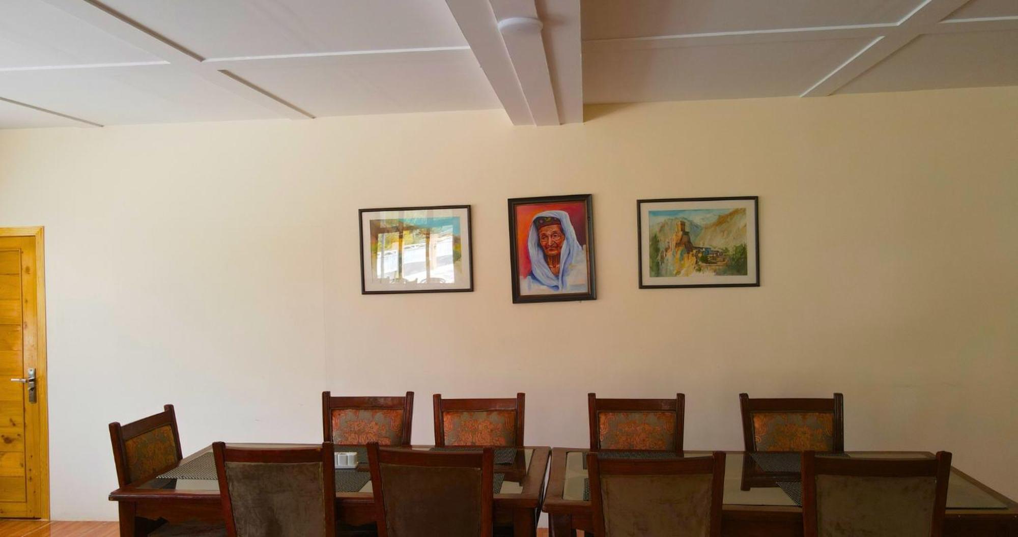 Apex Hotels And Resorts Hussaini Karimabad  エクステリア 写真