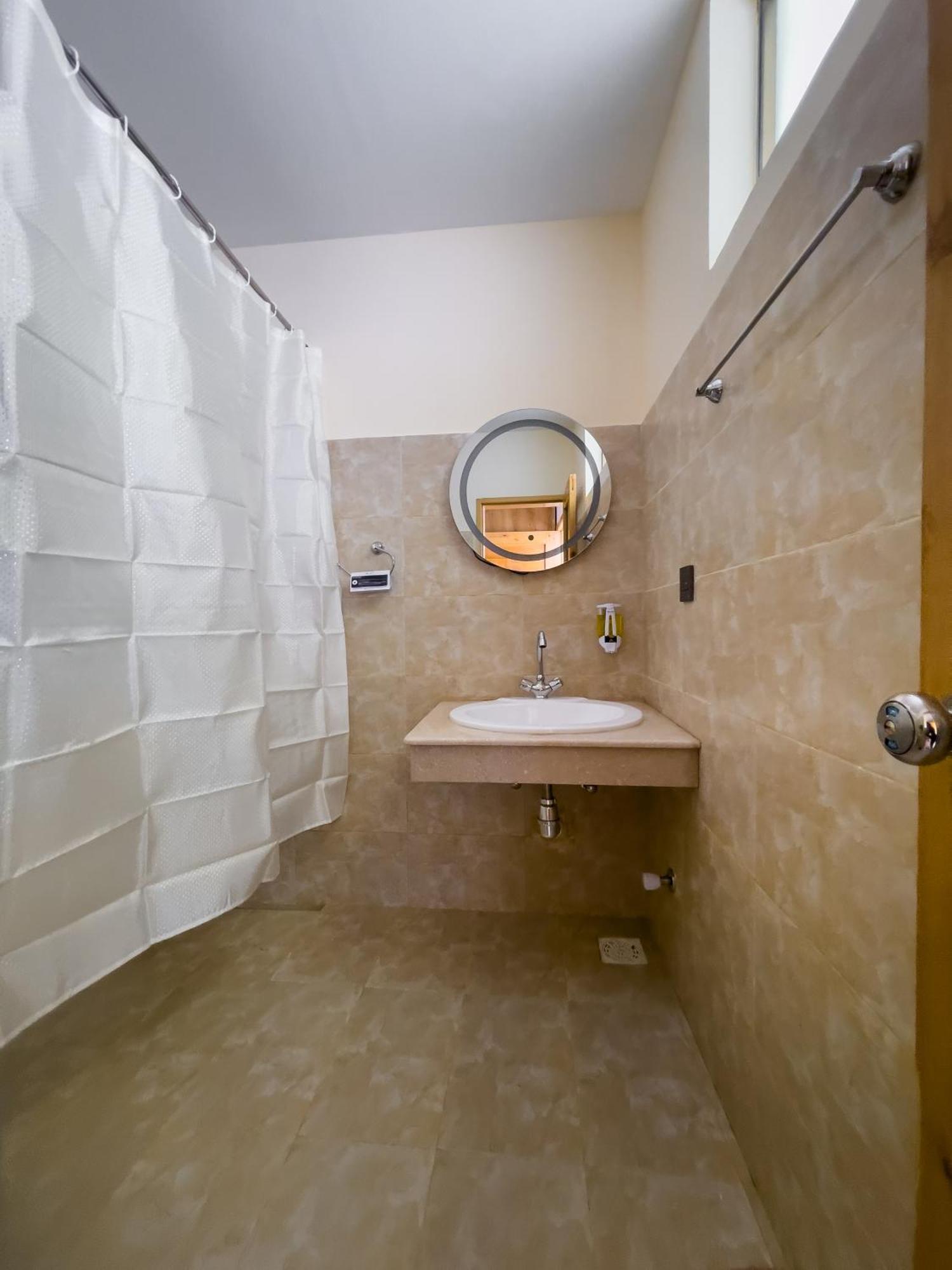Apex Hotels And Resorts Hussaini Karimabad  エクステリア 写真